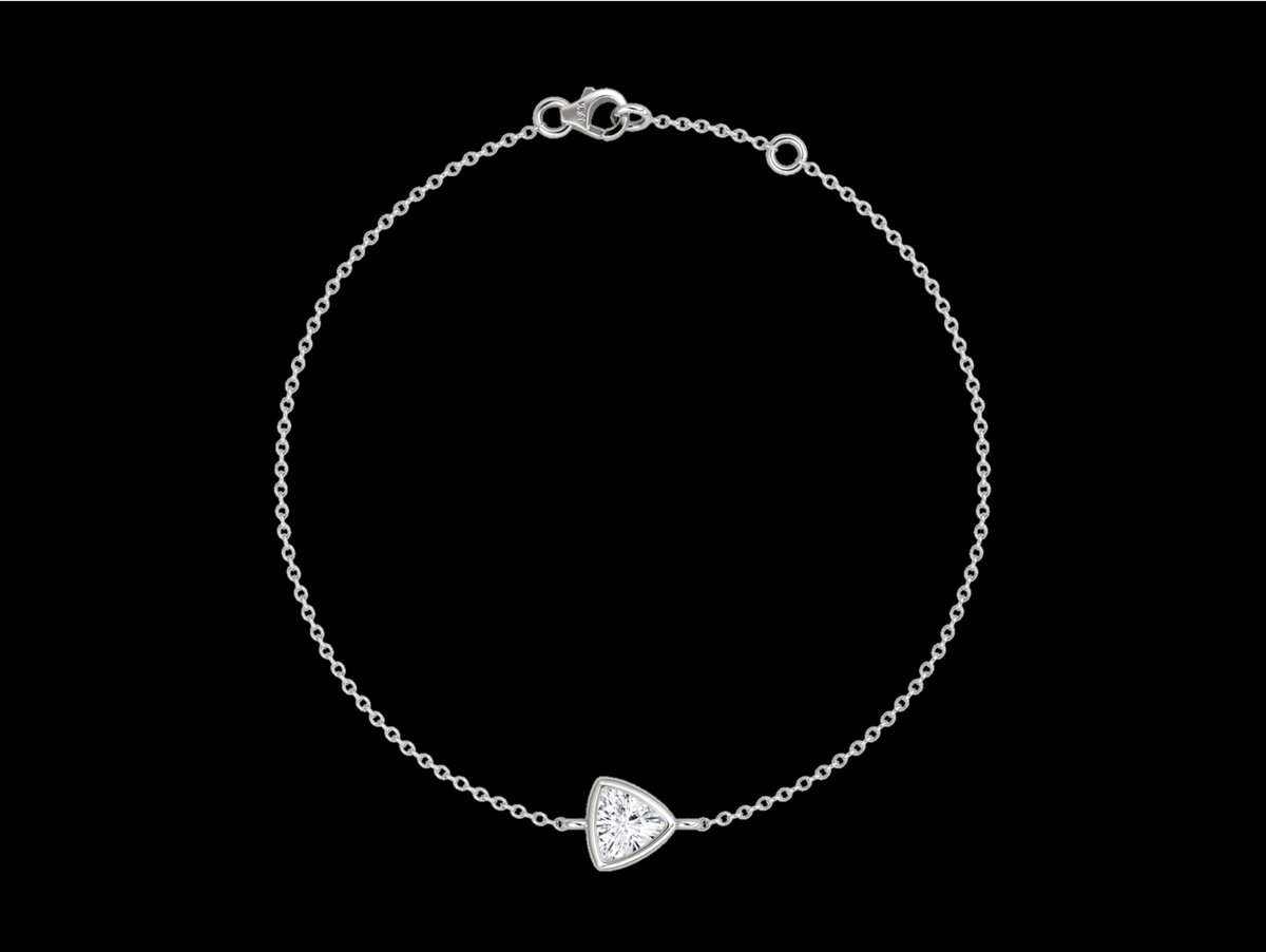 Image of the Bezel Bracelet with a Trillion VRAI created diamond