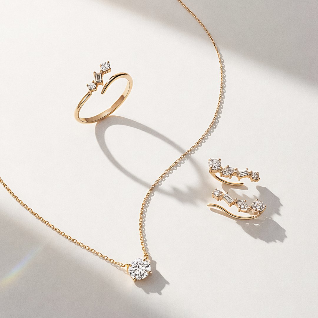 Claim your complimentary necklace.