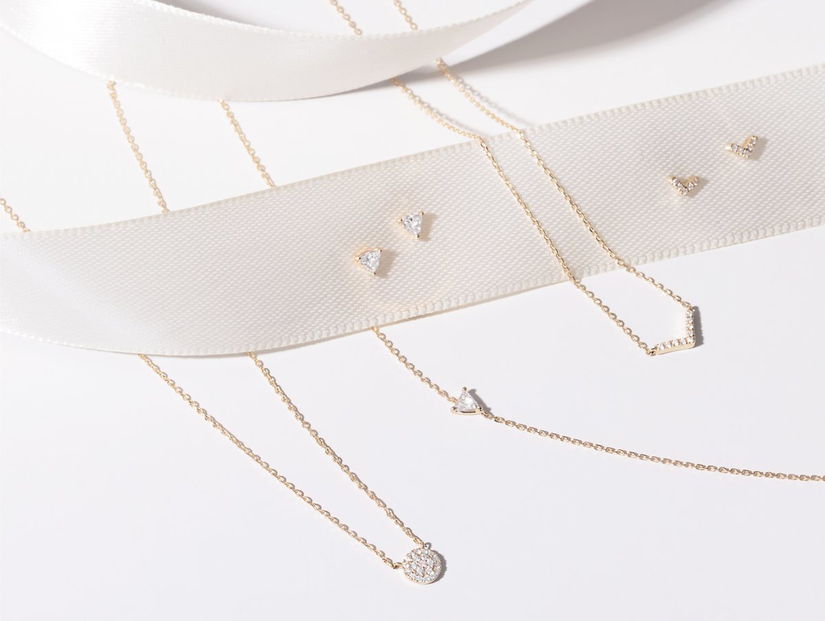 Image of fine jewelry featuring VRAI created diamonds